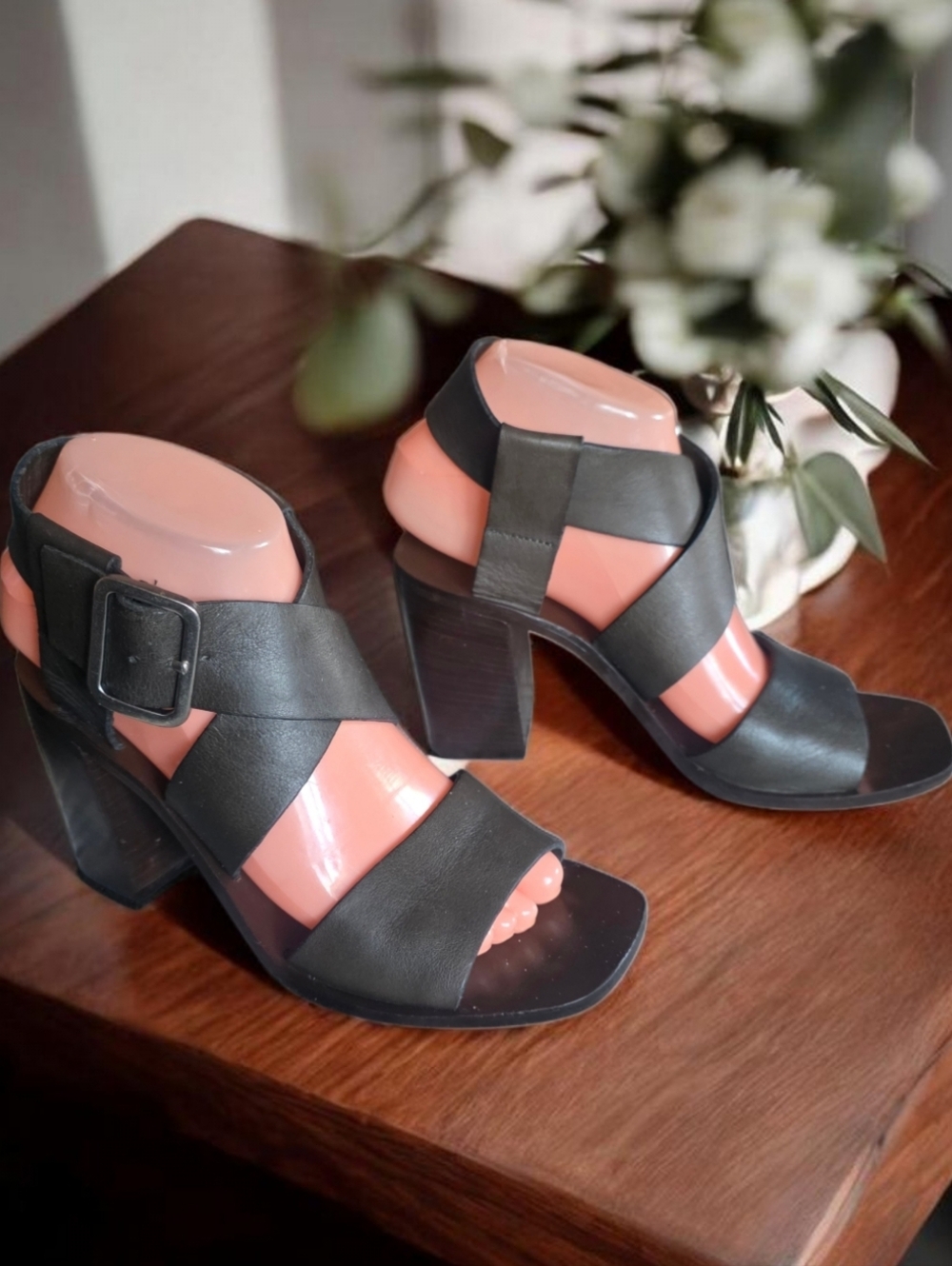 BOEMOS (37) 6.5-7 US)  iTALIAN Gray Leather Strappy 4" Block Heel Sandals